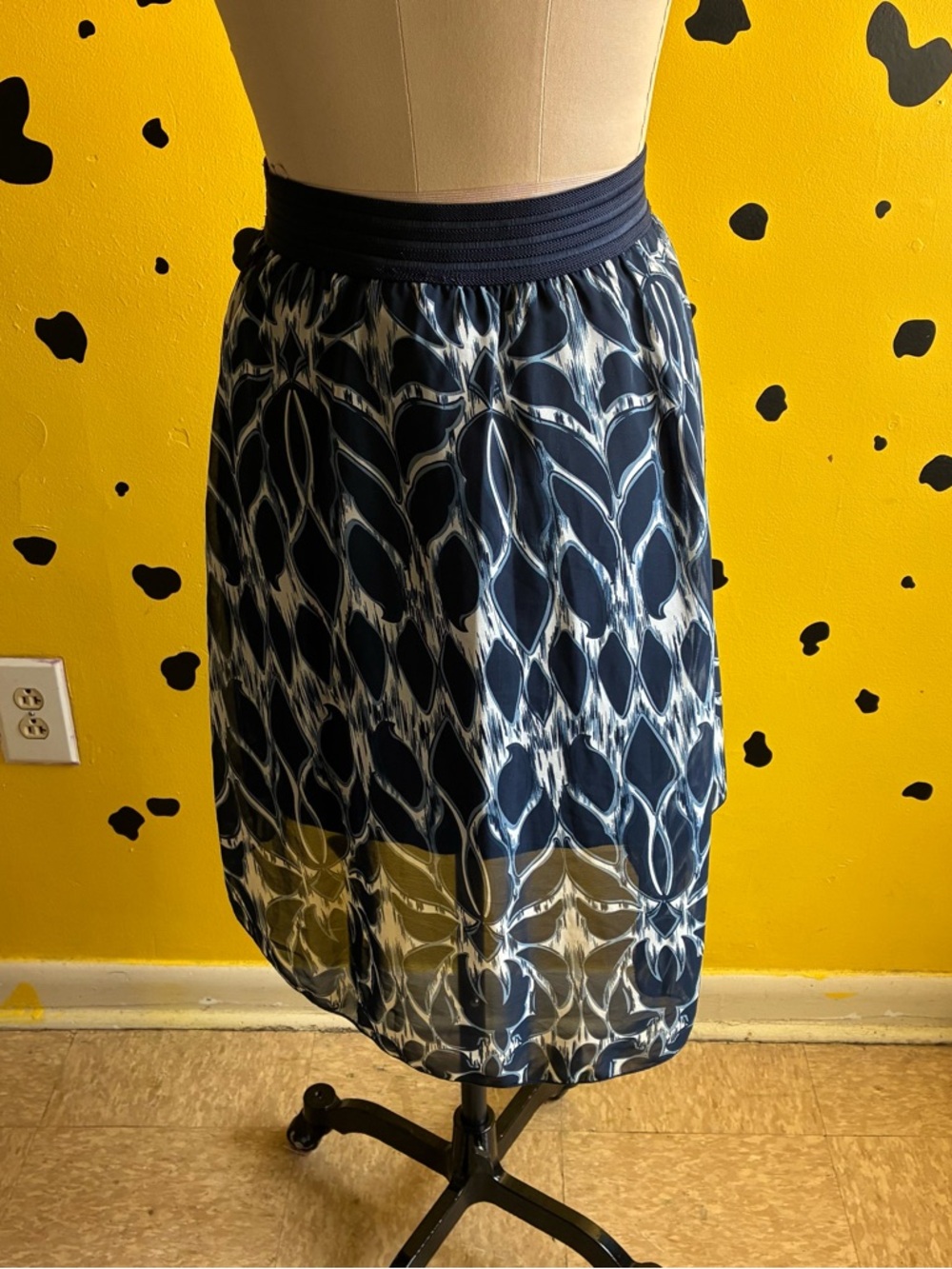 Abstract Print Flowy Skirt Boho Vintage Style Lightweight Midi Asymmetrical
